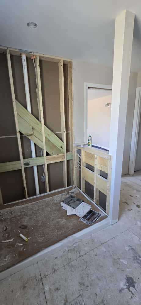 Bathroom before renovation – Project B in York County, ME